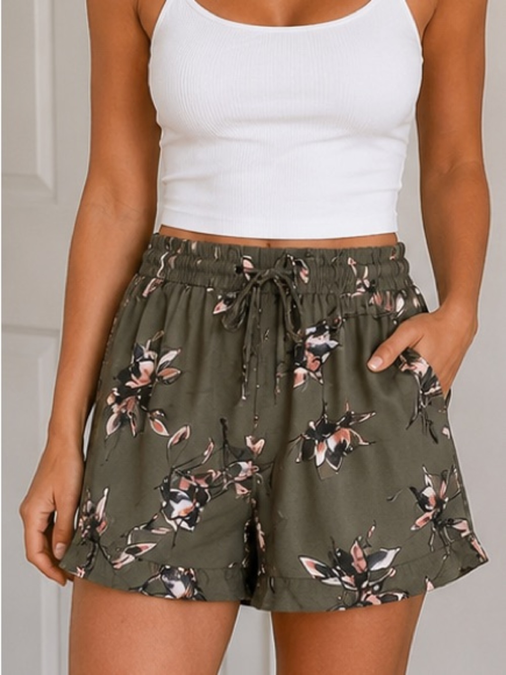 Vero Moda Olive Floral Pull-On Shorts | Size M